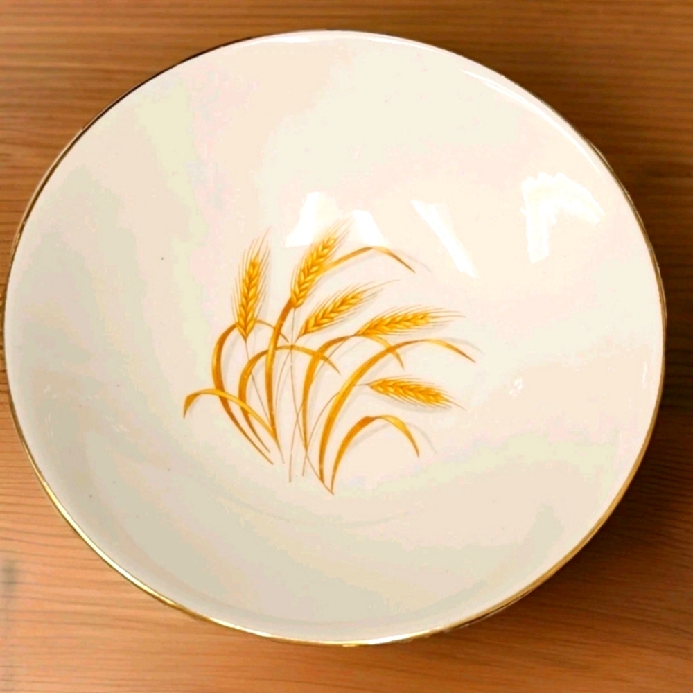 Vintage Homer Laughlin Wheat 5¼" Fruit / Dessert Bowl – 22K Gold Trim – Made in